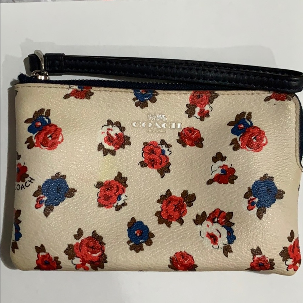 Coach Women’s Double Corner Zip Wristlet